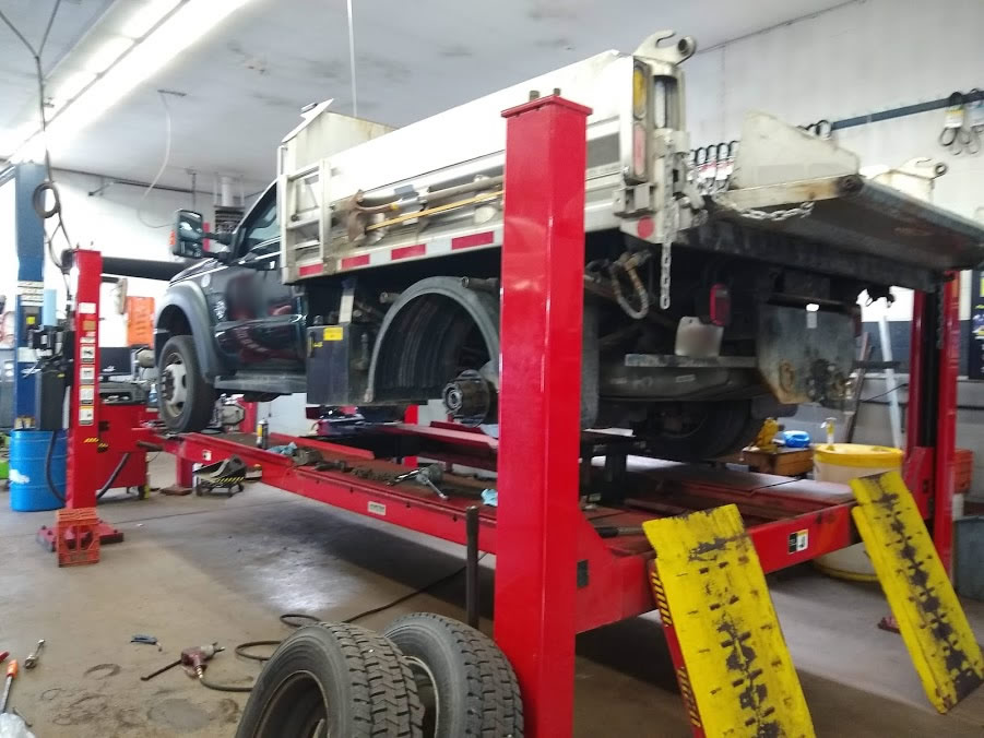 Bob's Garage & Towing
